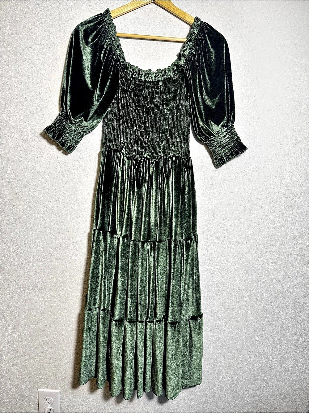 Realtix velvet Dress Green Size Small regal ren faire romantic whimsigoth